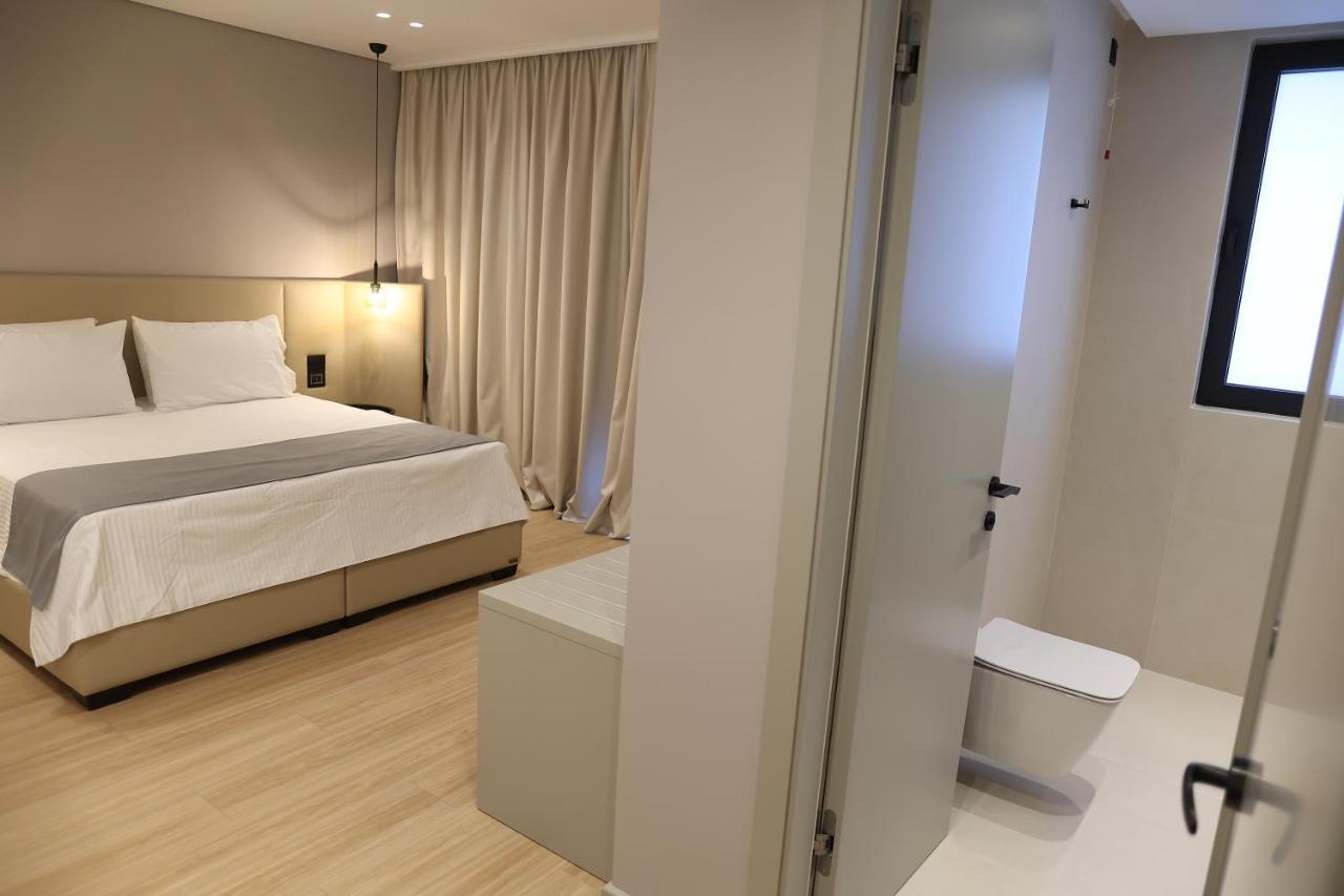 Yacht Premium Hotel Sarande Ngoại thất bức ảnh