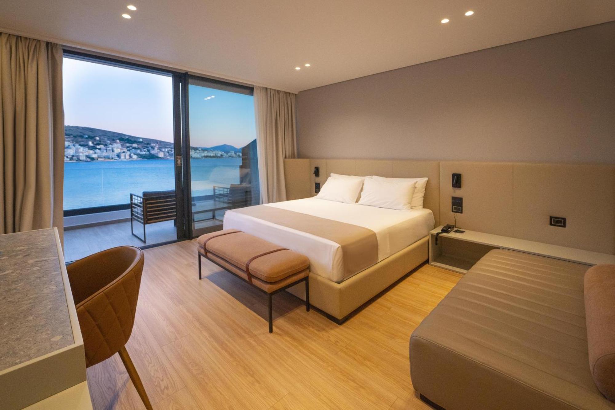 Yacht Premium Hotel Sarande Ngoại thất bức ảnh