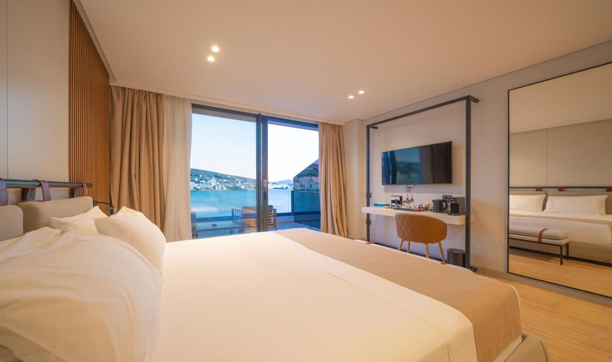 Yacht Premium Hotel Sarande Ngoại thất bức ảnh