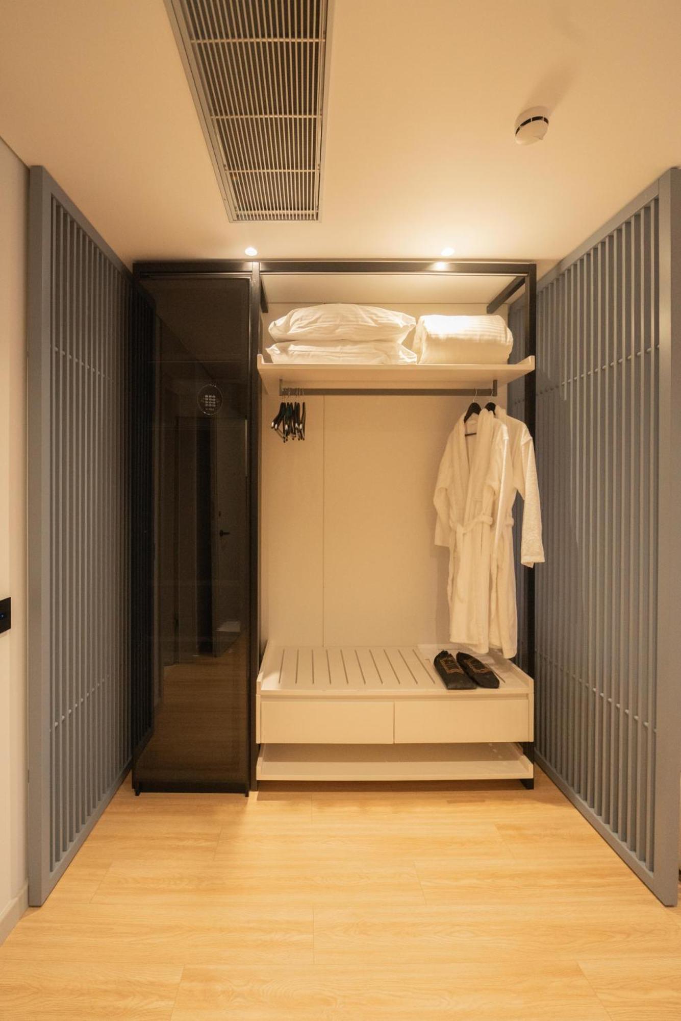 Yacht Premium Hotel Sarande Ngoại thất bức ảnh
